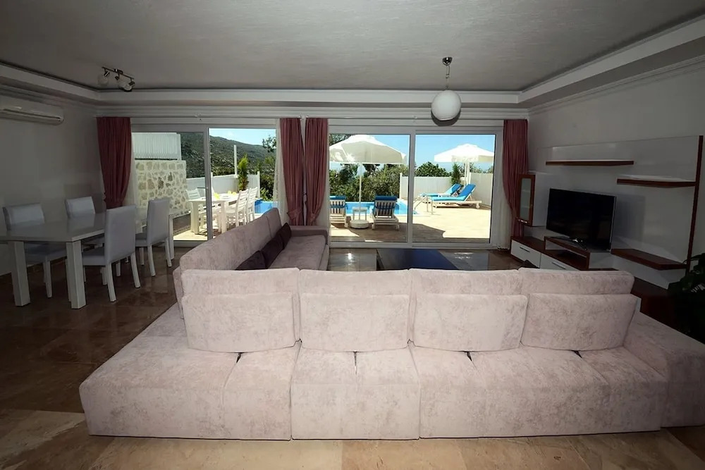 Villa Avar