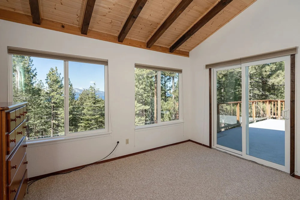 New Listing! All-season W/ Private Hot Tub 5 Bedroom Home