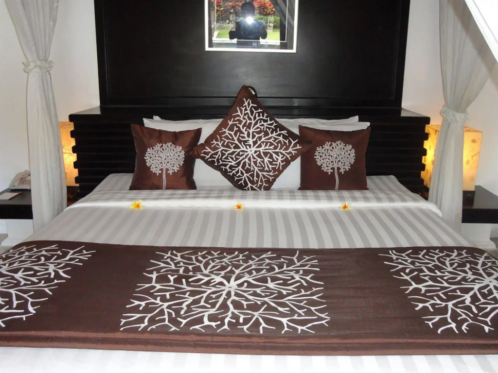 Hillstone U Villa