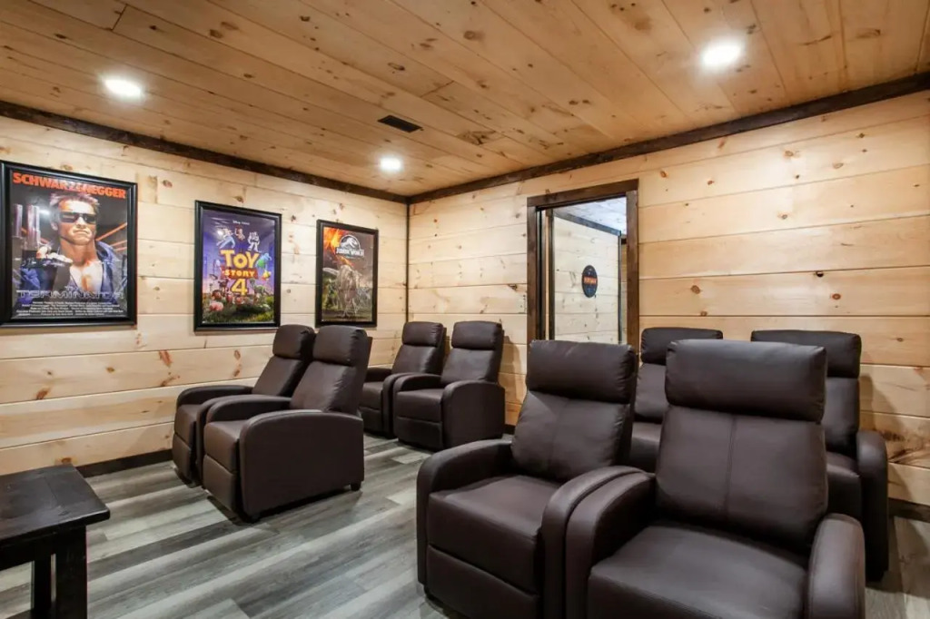 Pine Cove Cabin - Hot Tub, Game Room, Theater Room