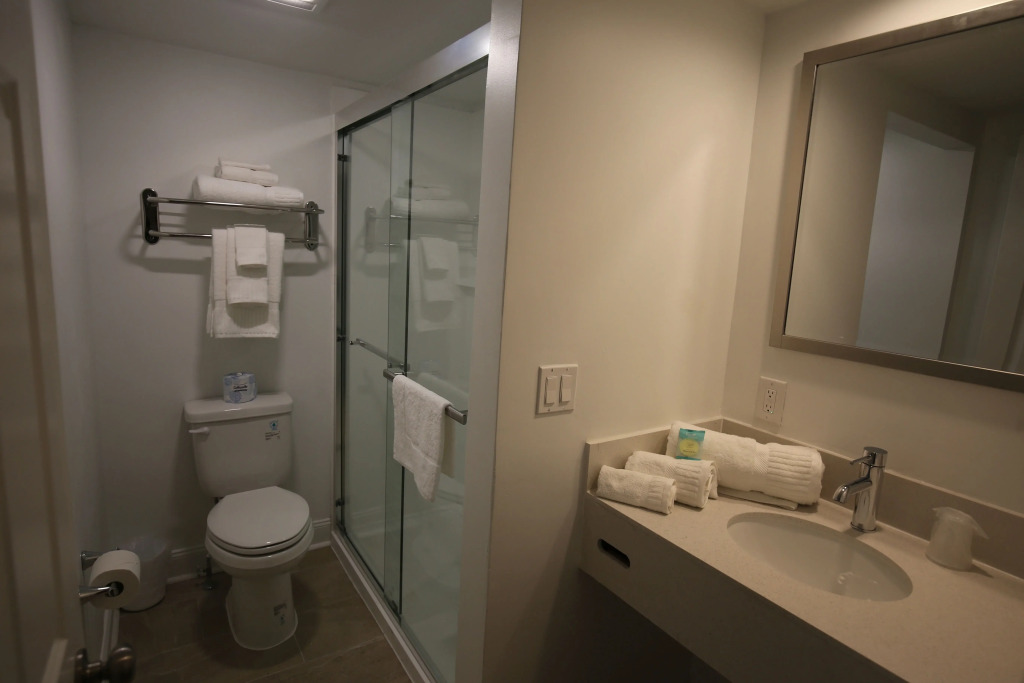 Harborline Hotel