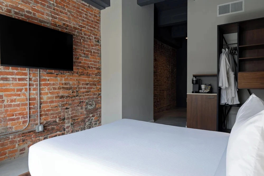 The Pomerantz Hotel by Sosuite