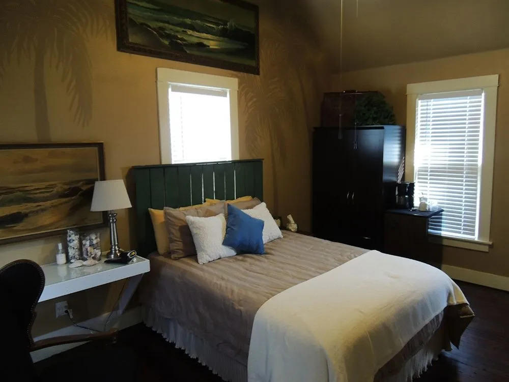Lyons'' Twin Mansions B&B And Spa