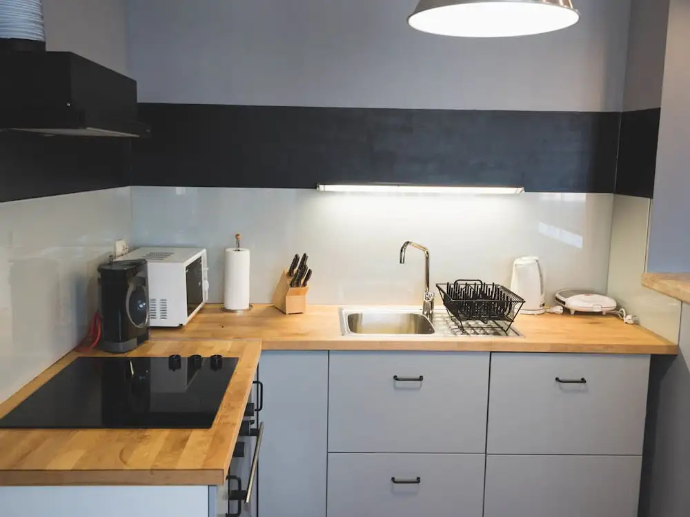 New, Modern & Comfortable, Central yet Quiet, Short Walk to old Town and Beach