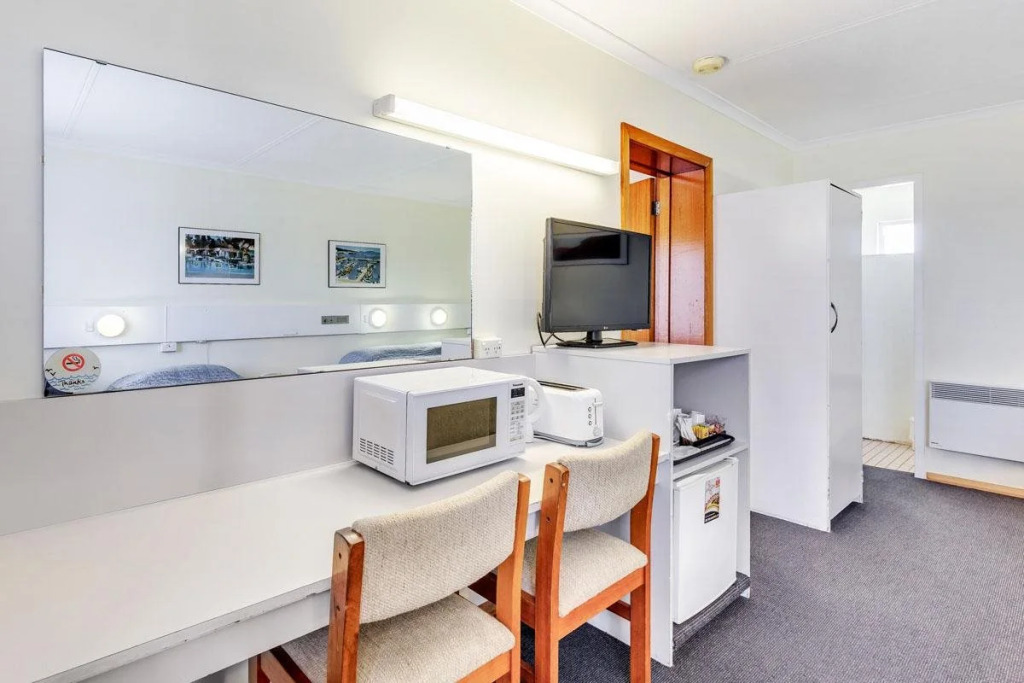 Martin Cash Motel