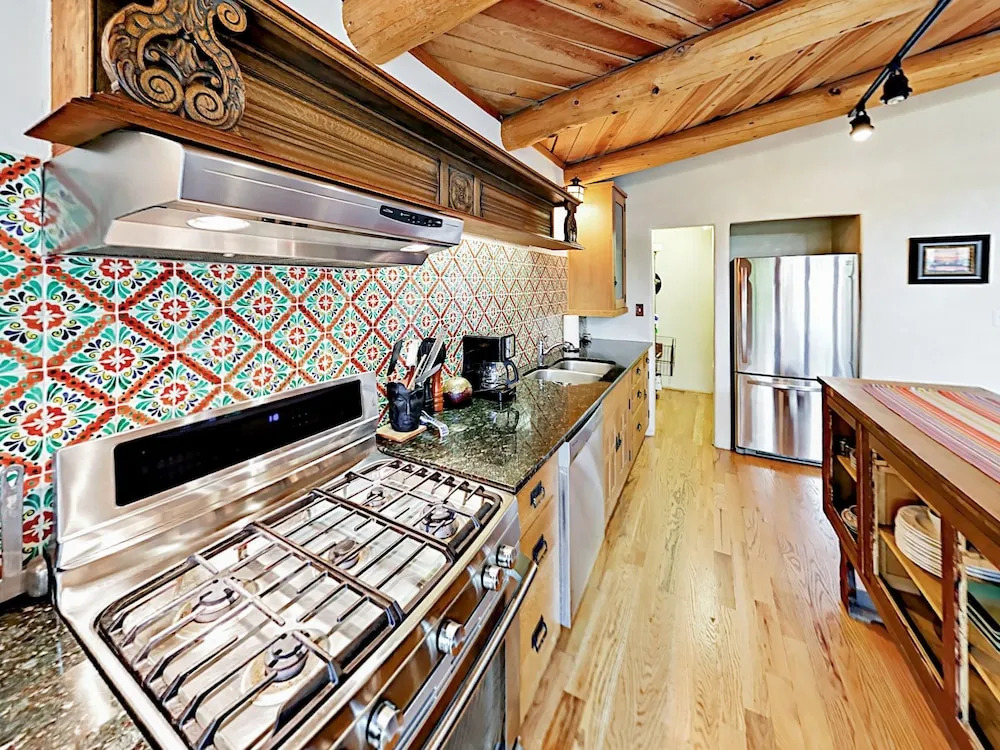 401 Geronimo Ln Home 4 Bedrooms 4.5 Bathrooms Home