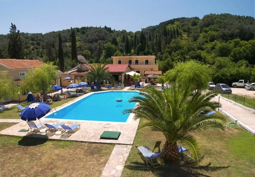 Helena Apartments & Villas