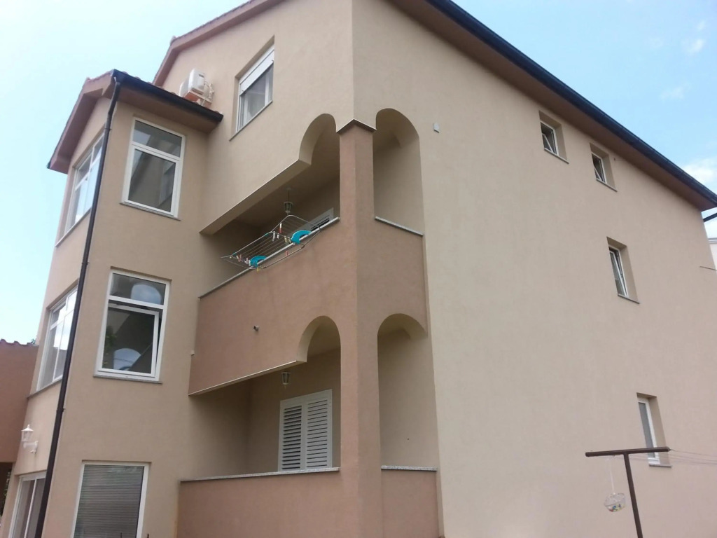 Apartments Roncevic