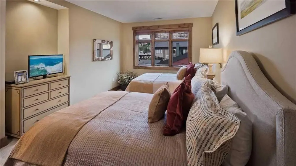 Maroon Mountain 507 4 BedroomCondo By Moving Mountains