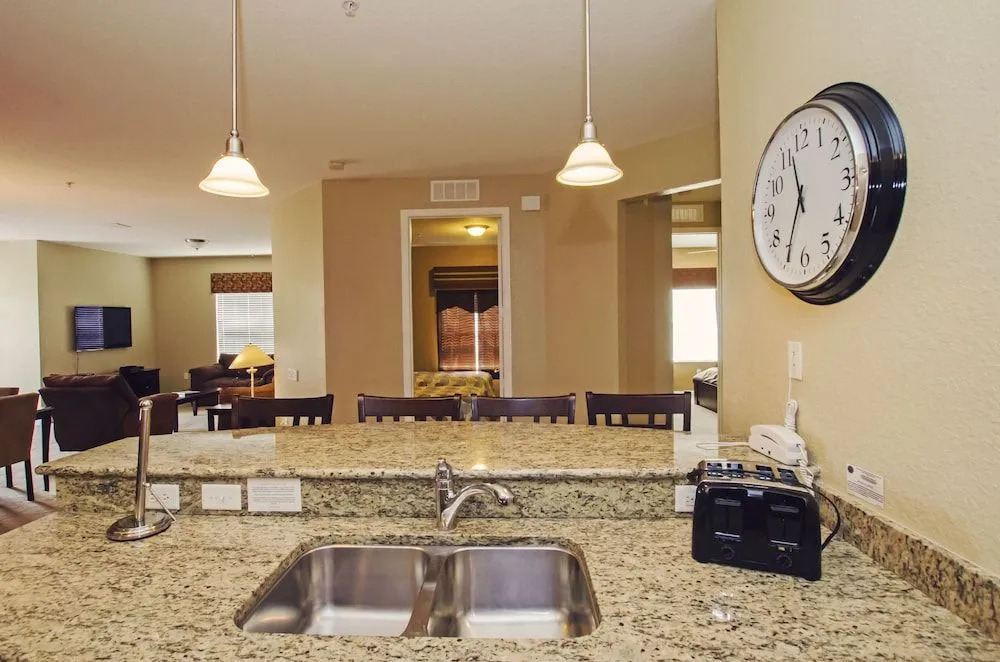 3BD 2BA Condo Sleeps 6 Gold RVC30993 Bedroom RHOF