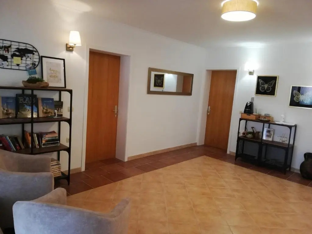 Riviera Rooms and Apartments