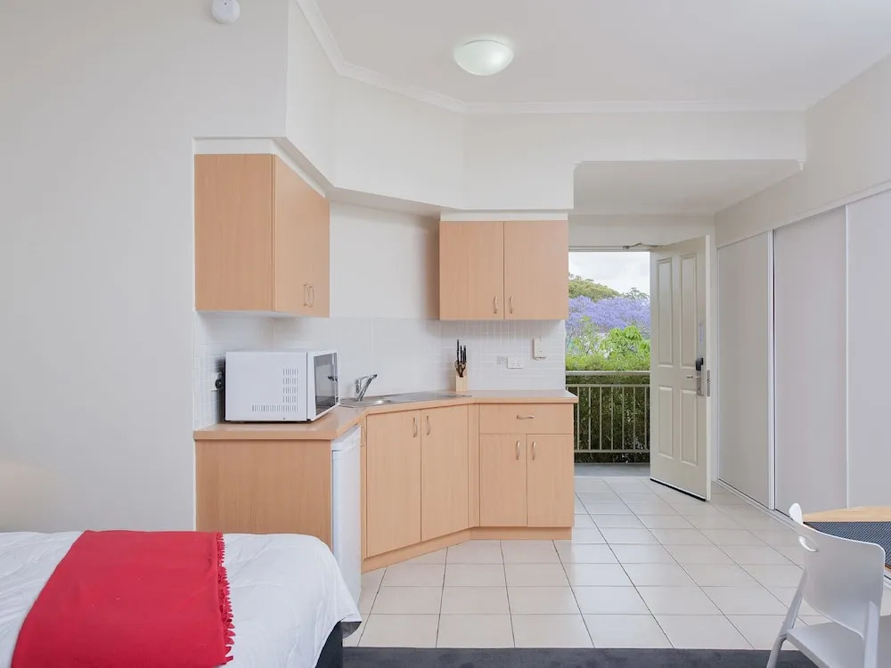 Zenith Studio, Unit 4/10 Messines Street