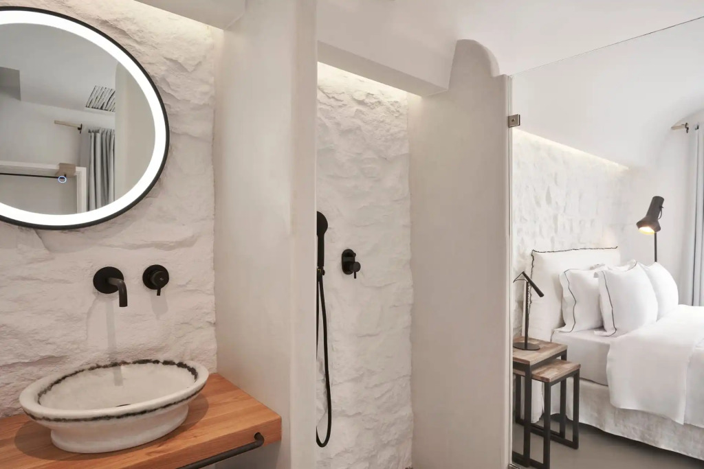 Monogram Travel Naxos