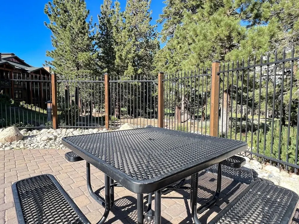 Solstice 18 Beautiful and Modern, Private Washer Dryer, Close to Eagle Lodge by RedAwning
