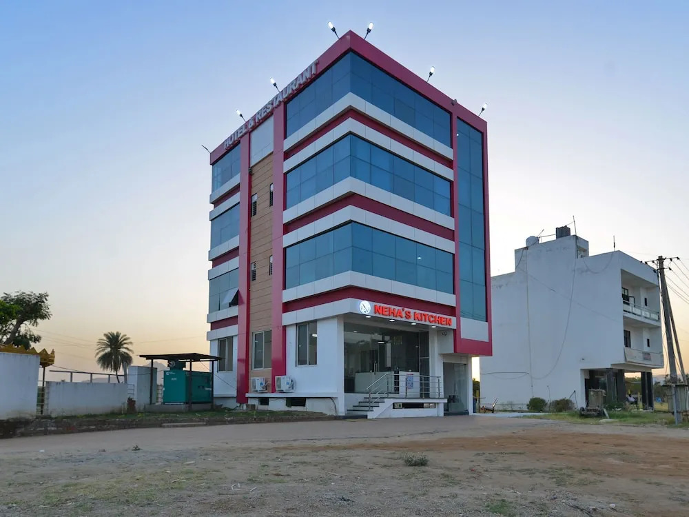 OYO 12961 Neha's Kitchen & Highway Inn
