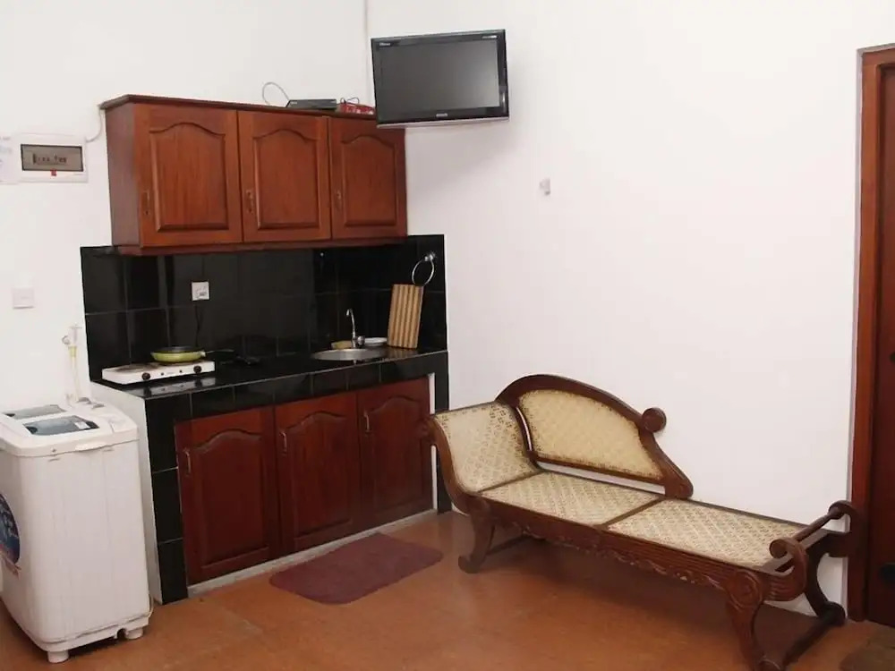 Thumbelina Apartments