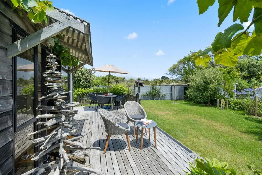 Waimea Cottage - Waikanae Holiday Home