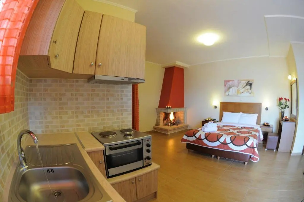 Faros Luxury Suites