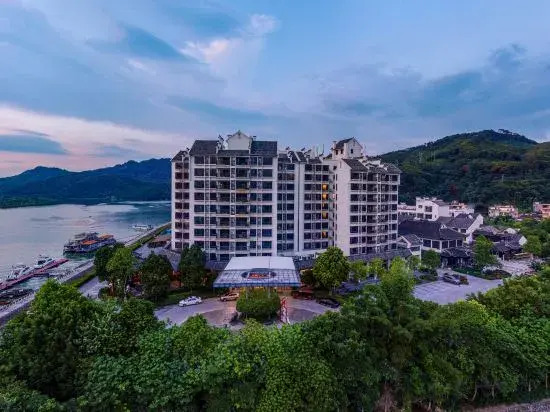 Zhenyangxia Scenic Area Theme Inn