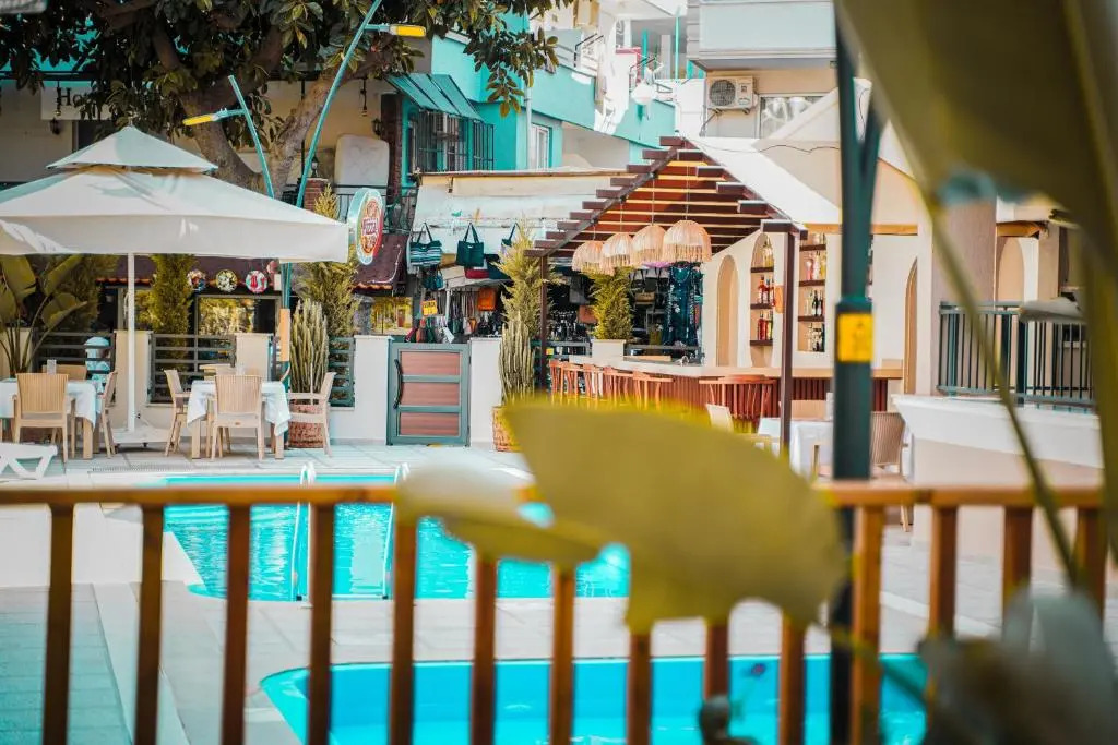 Han Apart Hotel Side