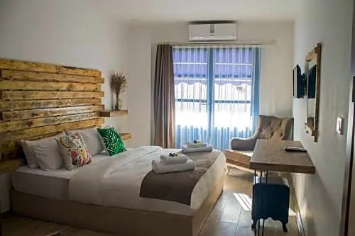 Lavinia Otel