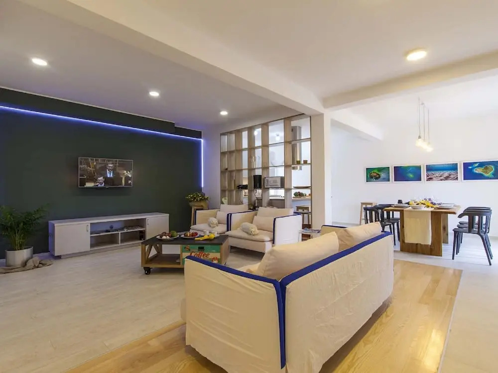 Amazing 2 Villa Property, Fenced Garden With 2 Private Pools