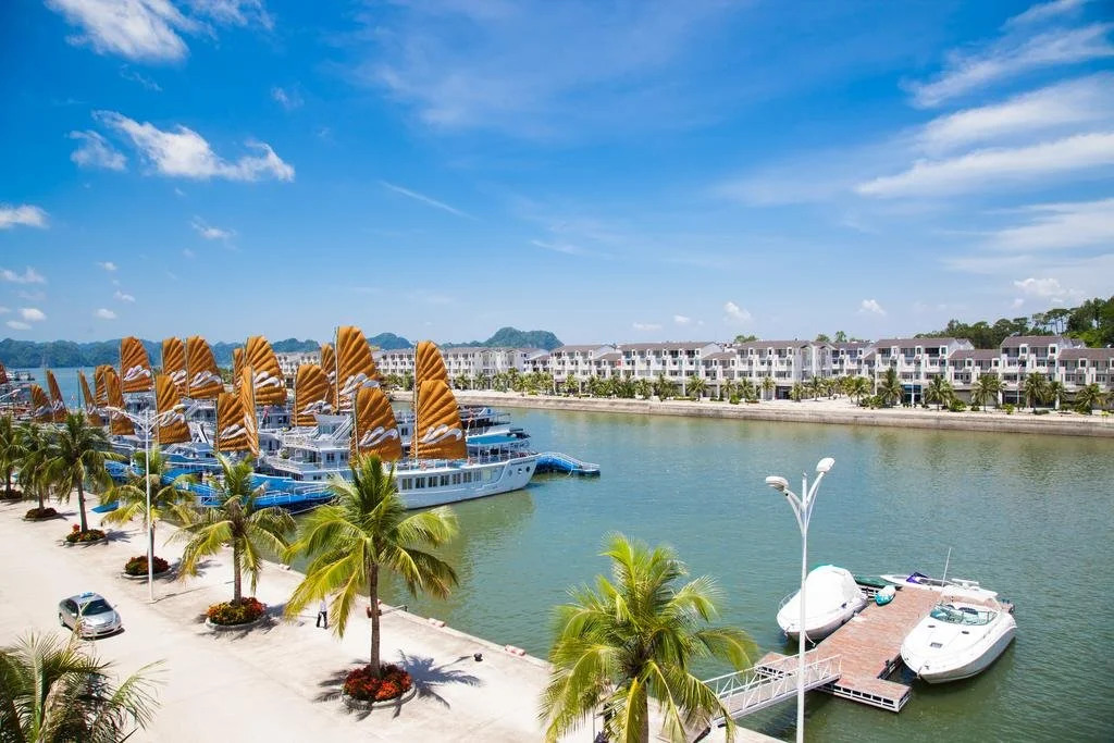 Tuan Chau Marina Hotel