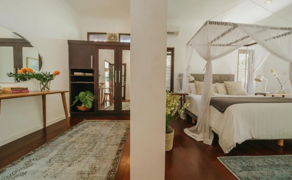 Villa Eight