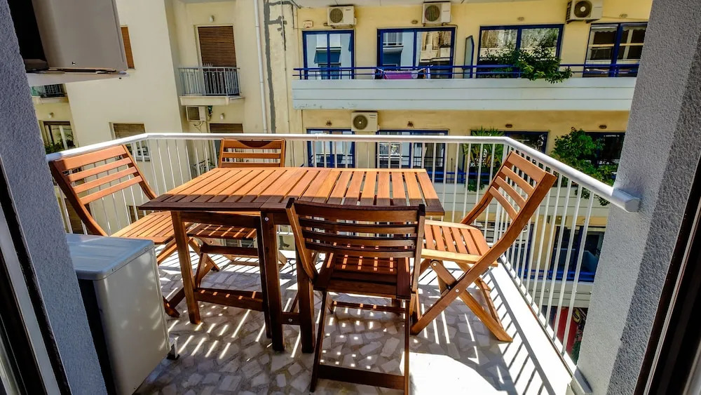 Olala Athens Center 2BR Apartment w/ balcony