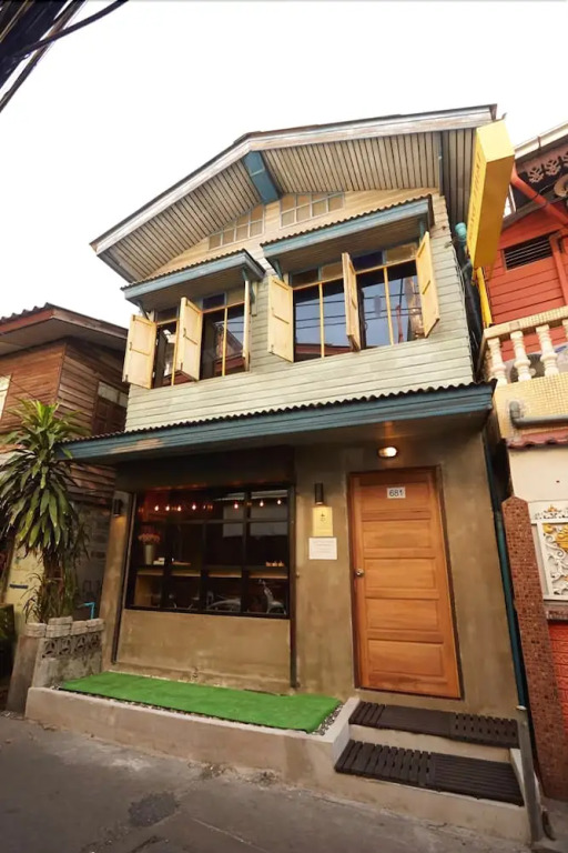 The Local Surasak Hostel