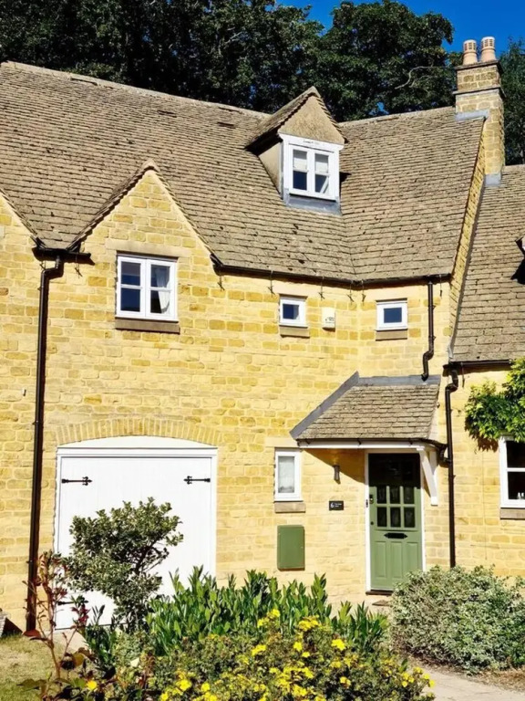 Beautiful 5-bed House in Stow-on-the-wold