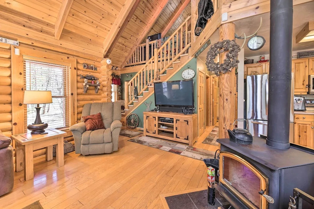 2-acre Cabin in Pinetop-lakeside w/ Fenced Yard
