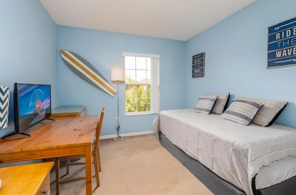 Cozzy Townhouse 3bdr 2Bth With Clubhouse pool and amenities, near Disney