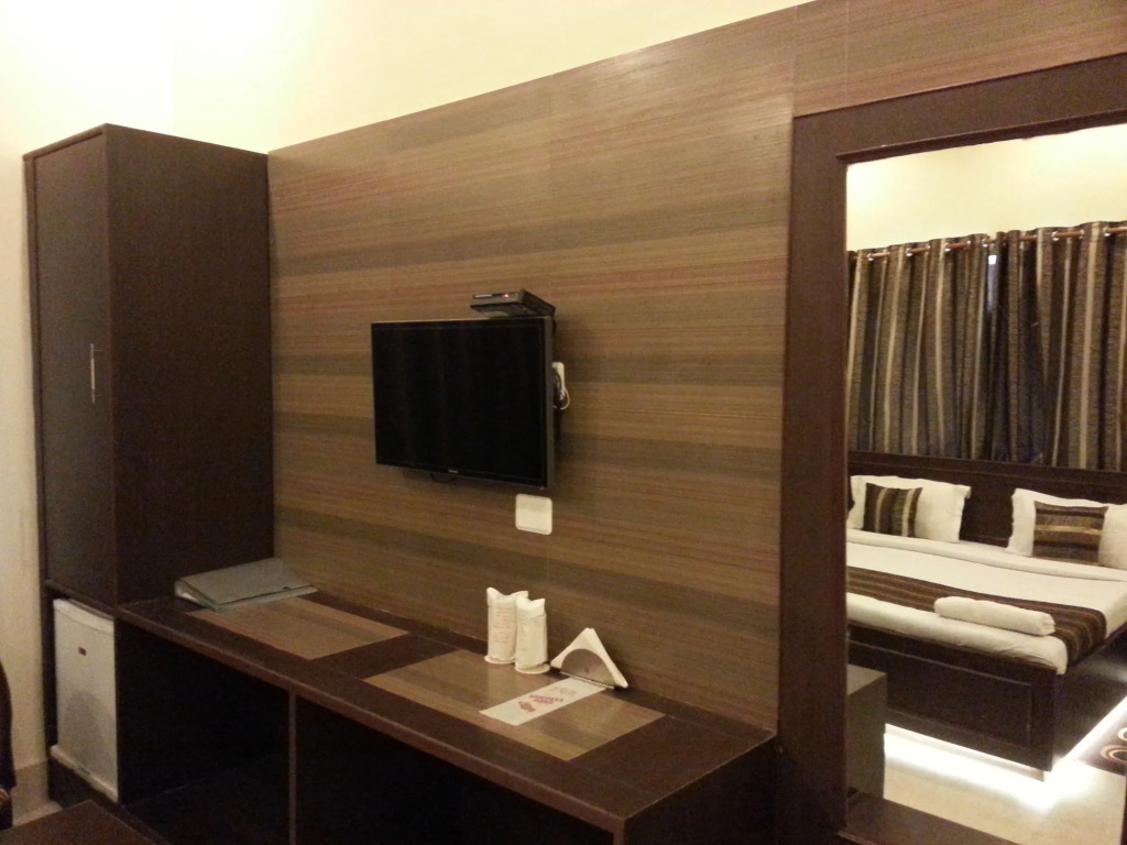 HOTEL VARUNA