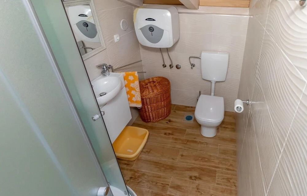 Amazing Home In Klenovica