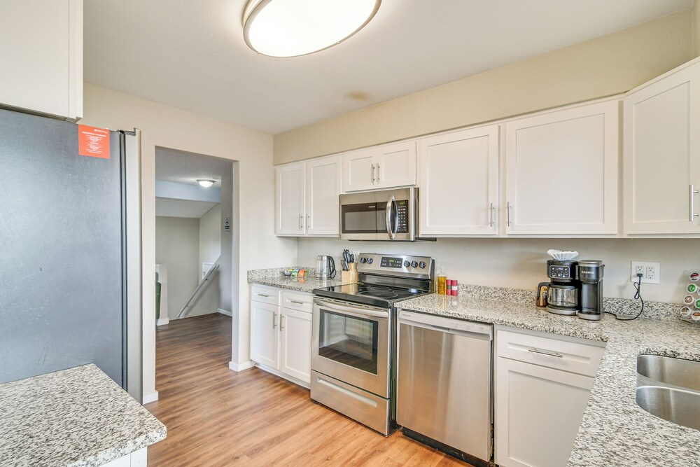 Families w/ Pets Welcome! Art Deco Home in Arvada
