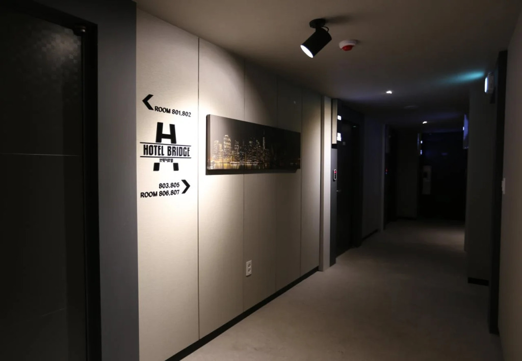 Hotel Bridge