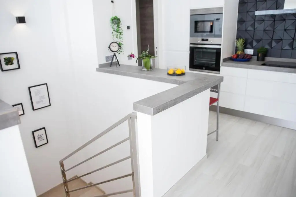 Spacious 200 sq.m. penthouse with sea view terraces