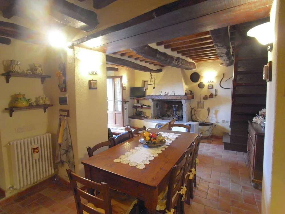 Impressive Villa in Cortona with Swimming Pool