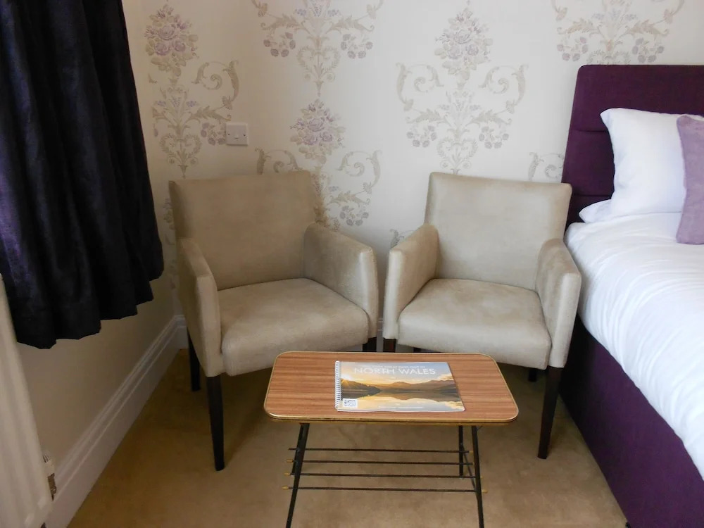 Between the Bays exclusively for Adults