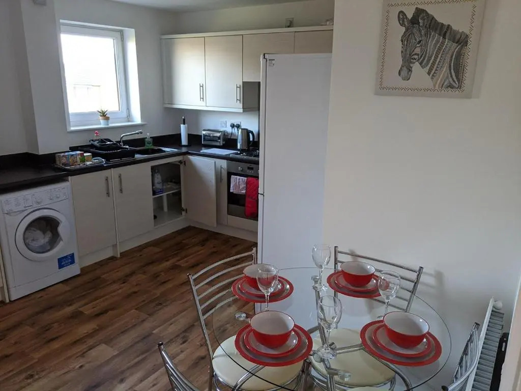 MBIZ Apartment - En-suite with Allocated Parking