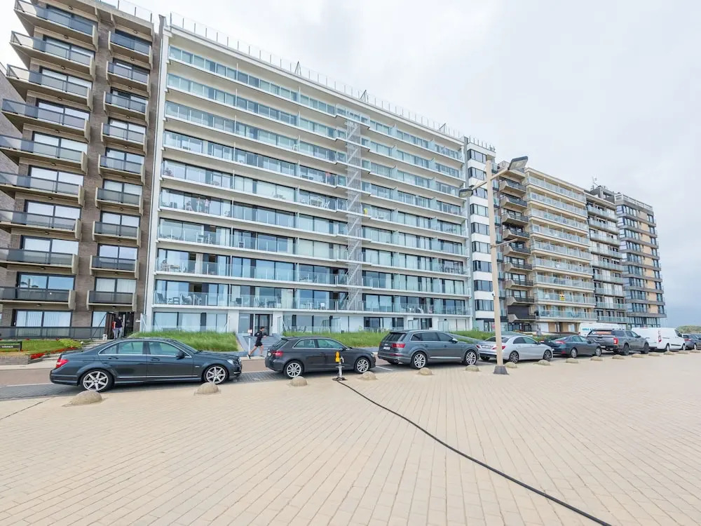 Cozy 1-Bedroom Apartment with Sea View