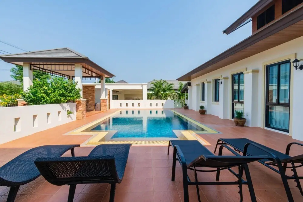 Private 4 Bedroom Pool Villa NG411