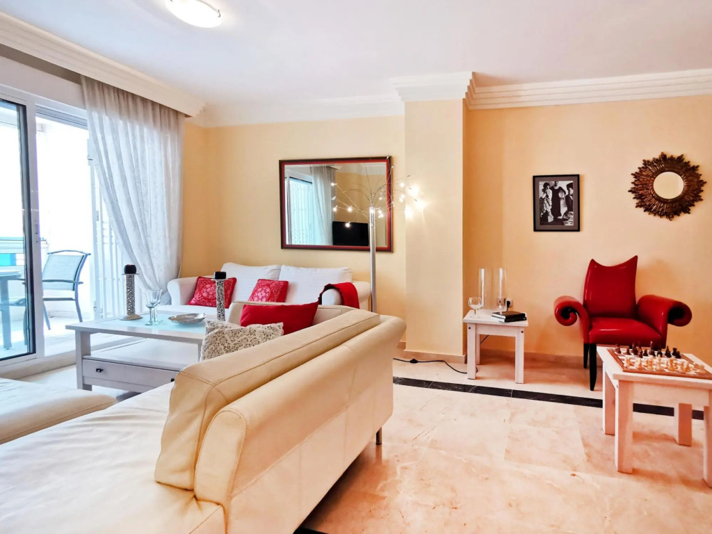 Banana Beach Marbella 4 pax 369