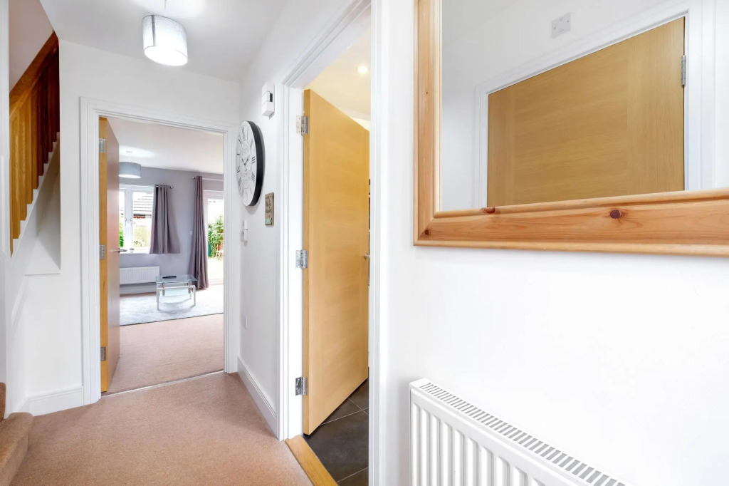 Heathrow Living Holywell Springs Serviced House