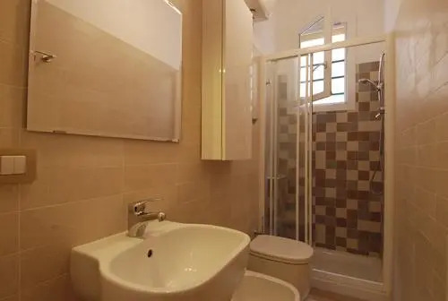 Andrea Da Faenza Halldis Apartment