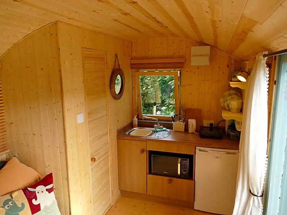 The Lookout Shepherd's Hut