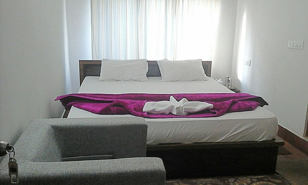 Green Wood Hotel