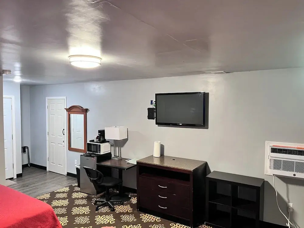 Midway Motel
