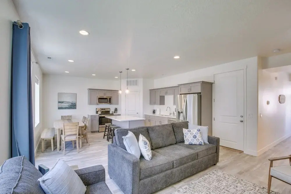 Garden City Townhome w/ Fireplace Near Bear Lake!